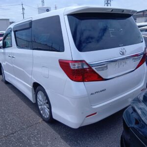 Toyota Alphard campervan 2.4 2WD Auto 2011 only 43,437 miles (New shape) in Pearl ULEZ/CLEAN AIR ZONE COMPLIANT (TBC)