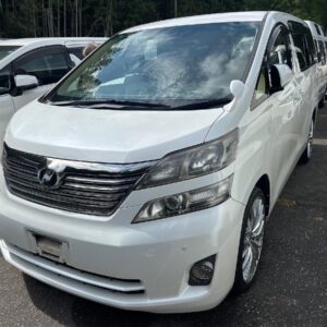 Toyota Alphard campervan 3.5V6 280ps 4WD Auto 2010 New shape. Pearl white 42,234 miles. LEZ/CLEAN AIR ZONE COMPLIANT (TBC)